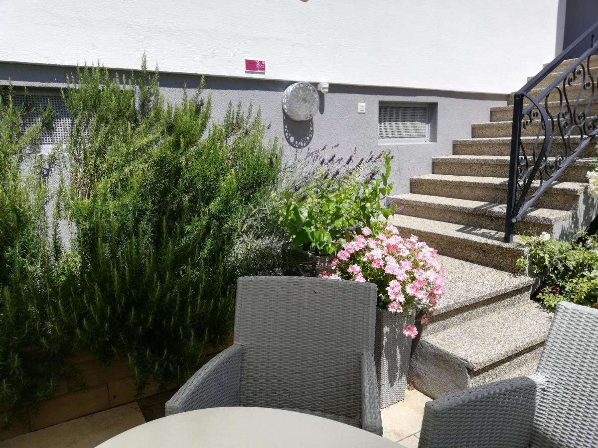 Winzerhof Michael Gartner Bed & Breakfast Illmitz Bagian luar foto